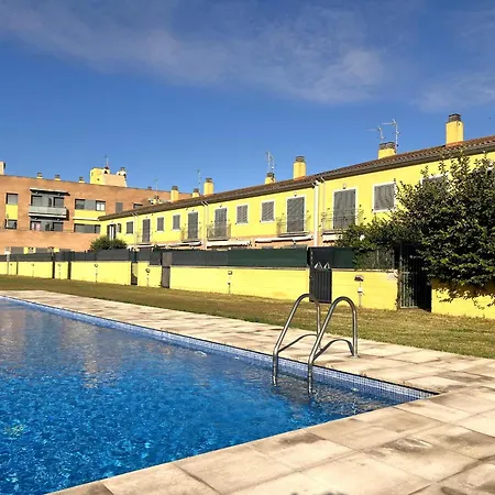 Hébergement de vacances Casa Con Jardin Y Piscina Comunitaria En - Es-89-147