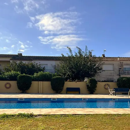 Hébergement de vacances Casa Con Jardin Y Piscina Comunitaria En - Es-89-147 *