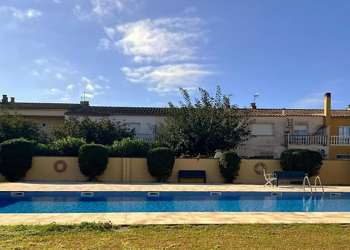 Hébergement de vacances Casa Con Jardin Y Piscina Comunitaria En - Es-89-147 *