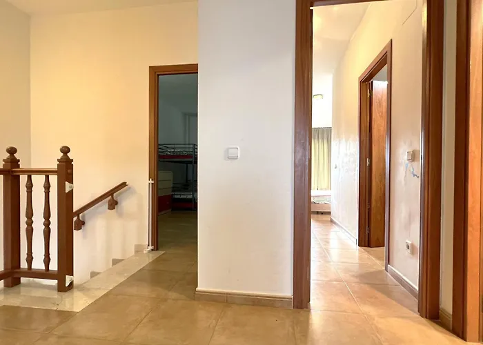 Hébergement de vacances Casa Con Jardin Y Piscina Comunitaria En - Es-89-147