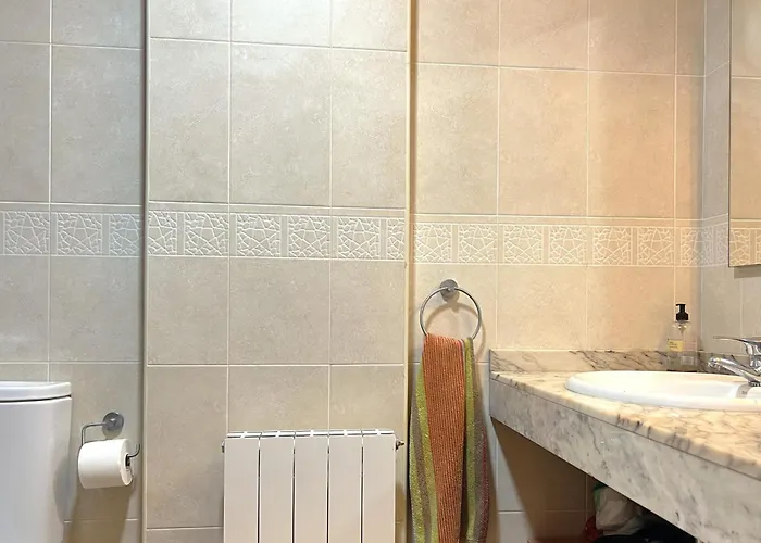 Casa Con Jardin Y Piscina Comunitaria En - Es-89-147 *