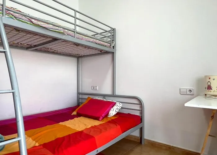 Hébergement de vacances Casa Con Jardin Y Piscina Comunitaria En - Es-89-147